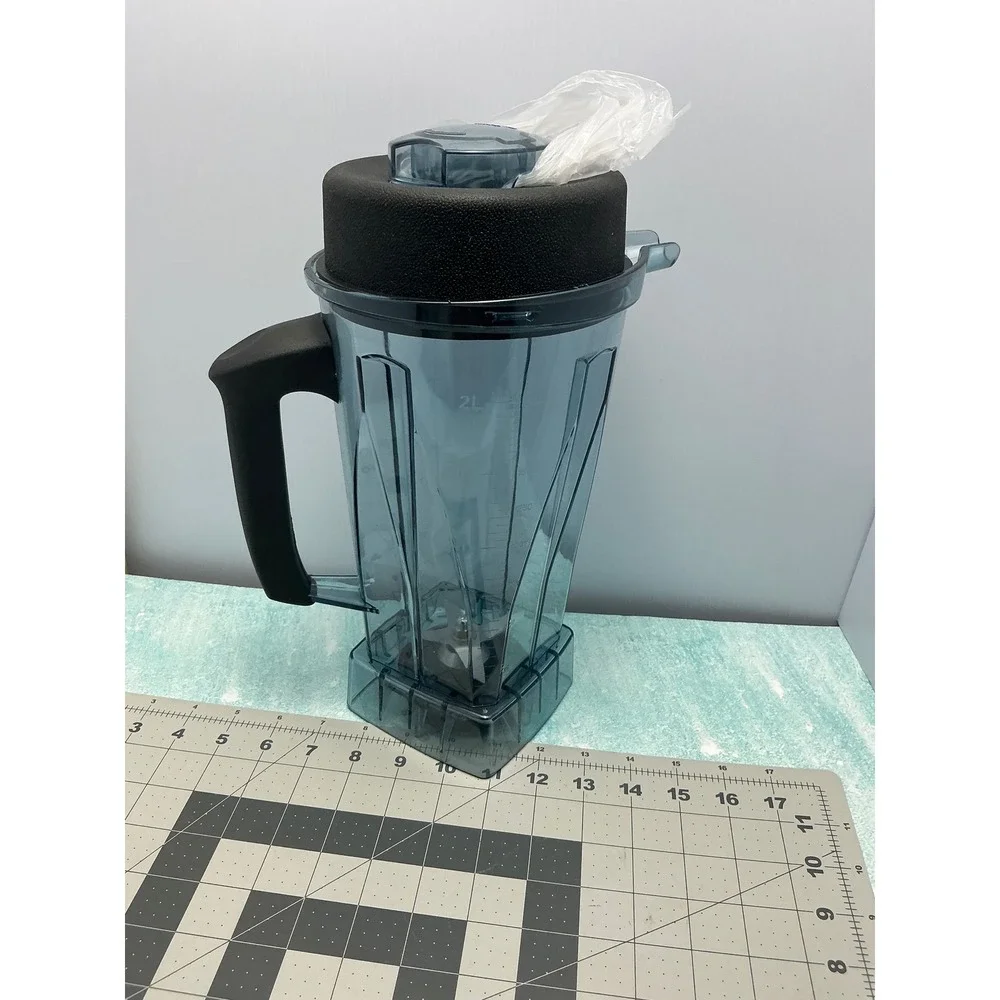 Vitamix 2L 64oz Blender Replacement Container with Lid and Blades Clear Black